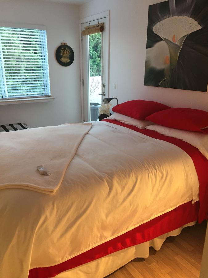 A Room At The Camelia Bed And Breakfast Tsawwassen Eksteriør billede